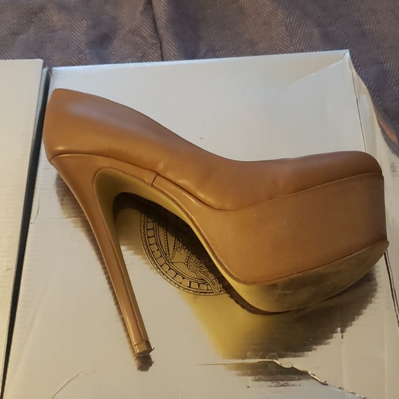 Pumps - Picture 5 of 5